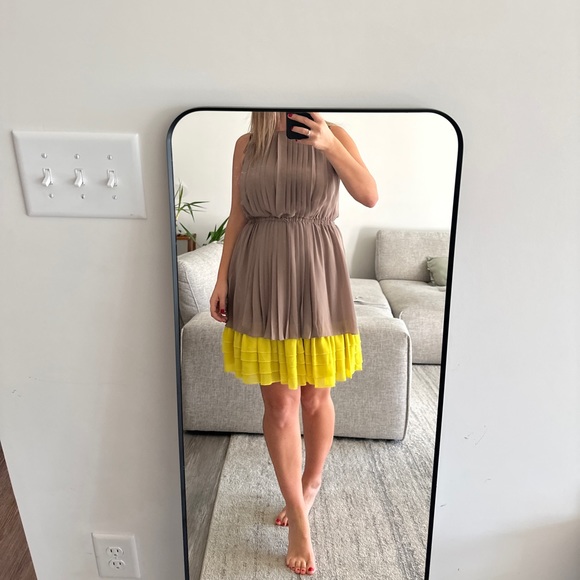 NWT Jessica Simpson Pleated Ruffle Khaki Lemon Yellow Mini Dress size XS $128 - Picture 4 of 8